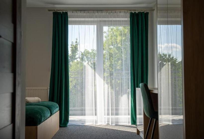 Номер Стандарт с Балконом, West Cadillac Solina