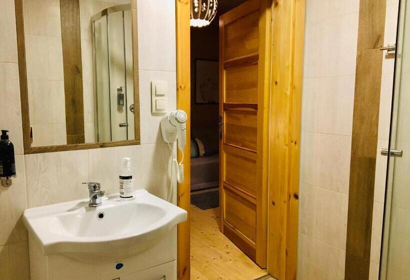 Standard Quadruple Room, Pokoje I Domki Na Szlaku