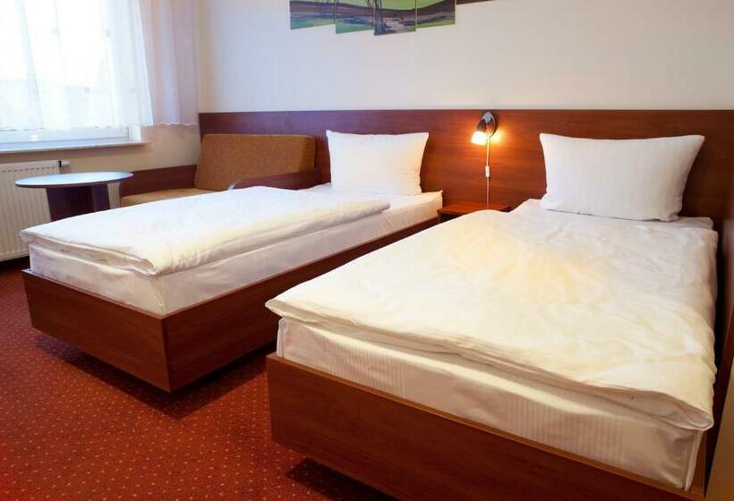 Номер Стандарт, Podróżnik