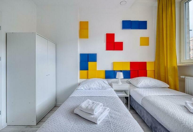 Quarto Estandar Banheiro Compartilhado, Level Rooms