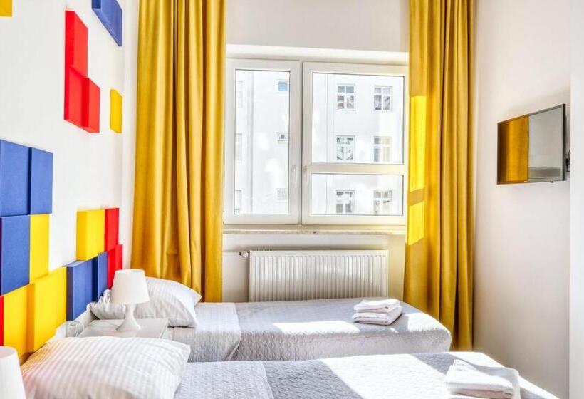 Quarto Triplo Estandar, Level Rooms