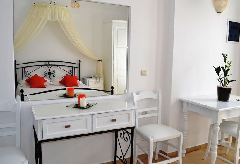 استودیوی استاندارد, Anthonas Apartments
