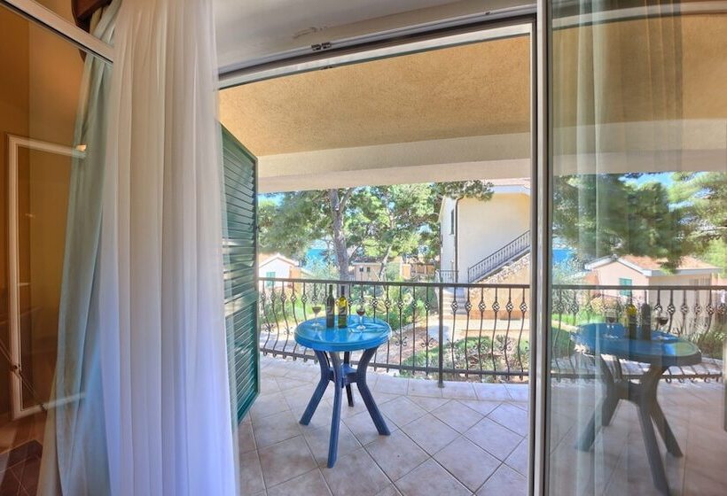 آپارتمان 1 خوابه با بالکن و چشم‌انداز دریا, Apartments Ruzmarin
