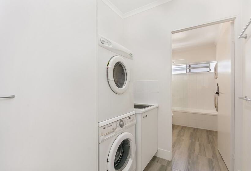 1침실 테라스 아파트 바다 전망, Bali Hai Apartments Noosa