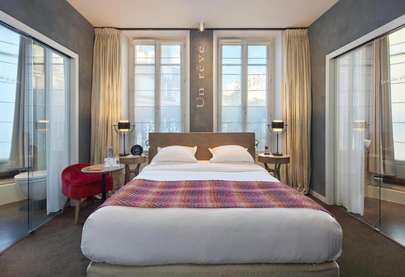 ファミリールーム, Le Pavillon Des Lettres