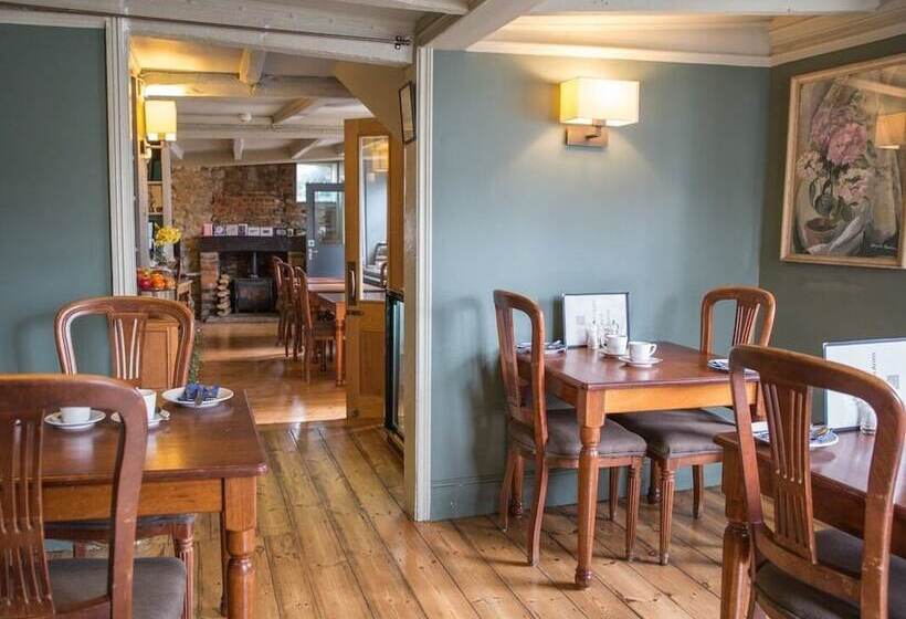 标准间, Old Borough Arms