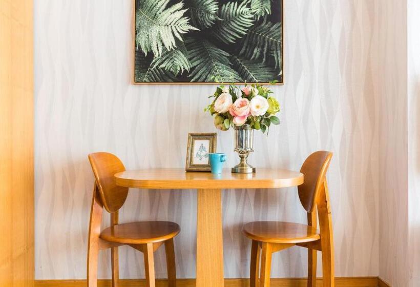 Quarto Familiar Deluxe, Westlake Service Apartment