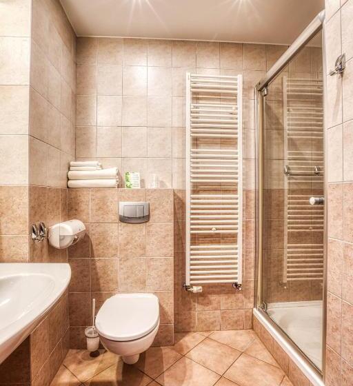 Family Suite, 4 Pory Roku Restauracja I Nocleg