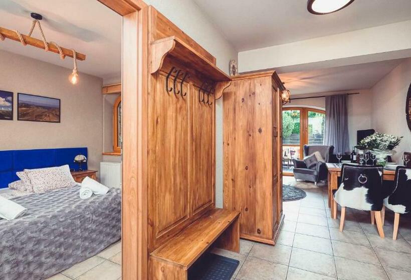 Apartamento 1 Dormitório com Terraço, Villa Delta Boutique