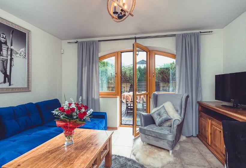 Apartamento 1 Dormitório com Terraço, Villa Delta Boutique