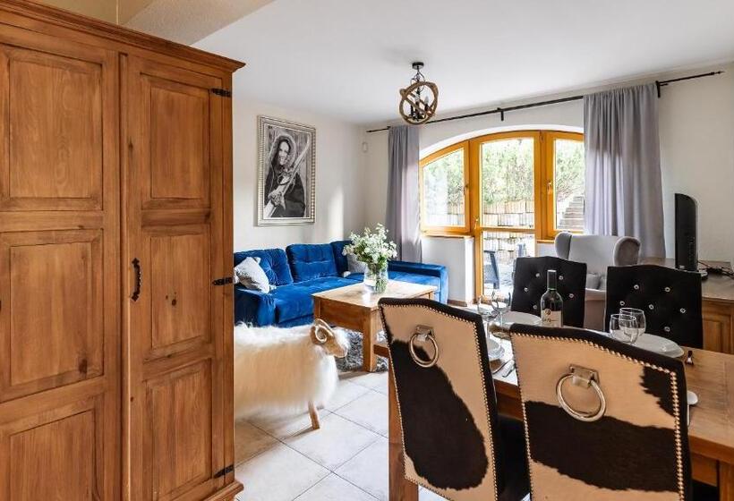 Apartamento 1 Dormitório com Terraço, Villa Delta Boutique