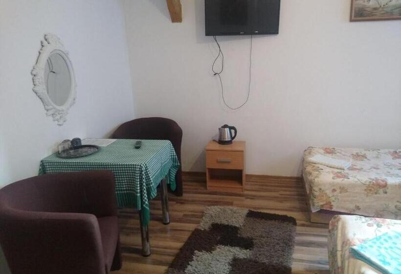 Четырехместный Номер Стандарт, Zajazd Eljan Centrum Noclegowe