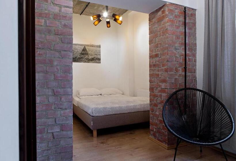 Номер Стандарт, Hostel Starówka