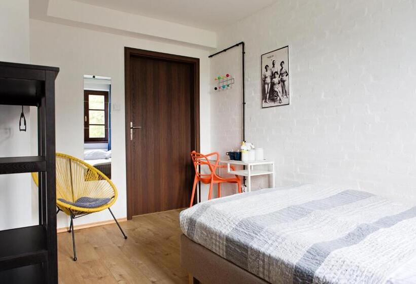 Номер Стандарт, Hostel Starówka