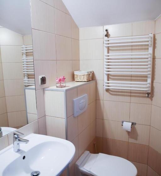 Четырехместный Номер Стандарт с Балконом, Niech To Szlak B&b