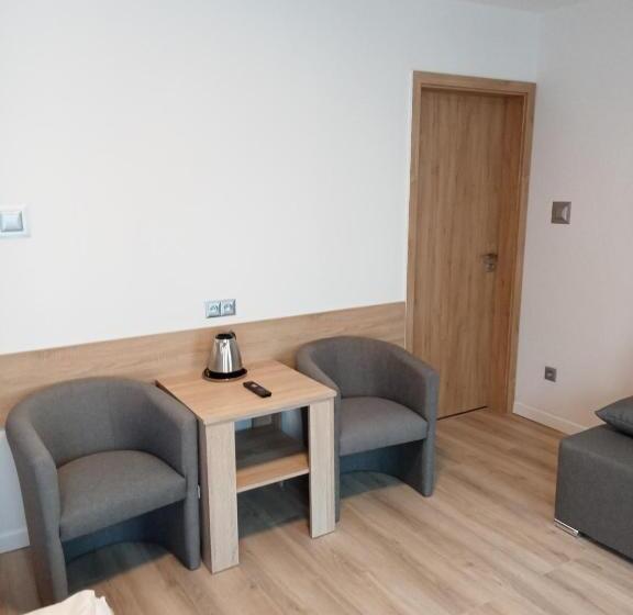 Quarto Quadruple Standart com Varanda, Villa Selavi
