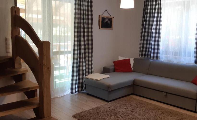 3 Bedroom Suite, Zagroda Berezanka