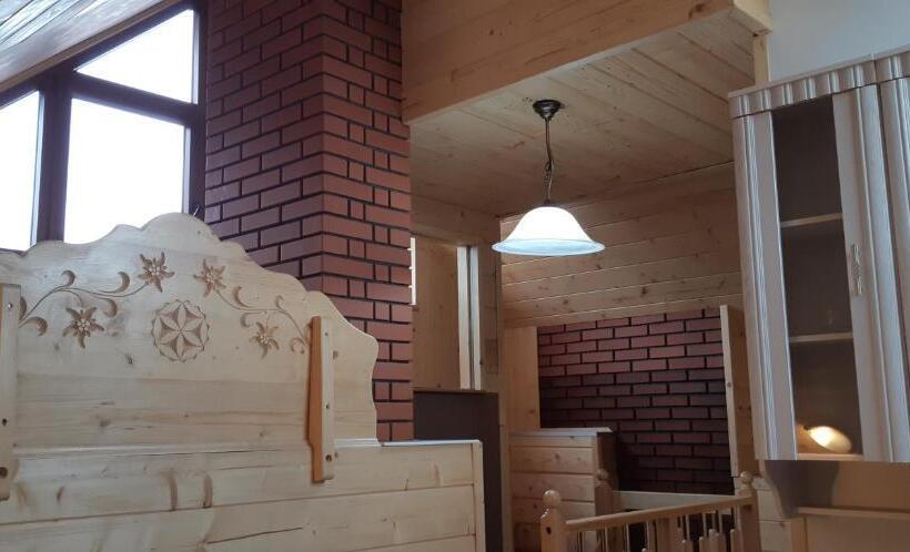 Полулюкс, Apartamenty I Pokoje Gościnne Nowita