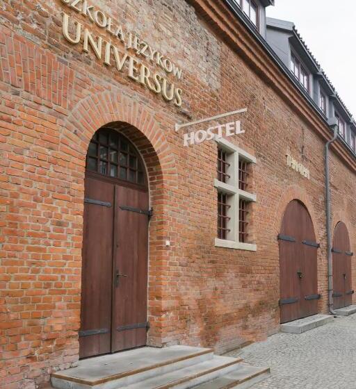 تختخواب در اتاق مشترک, Hostel Universus