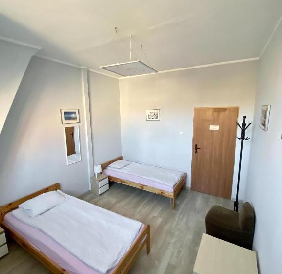 اتاق استاندارد, Hostel Universus
