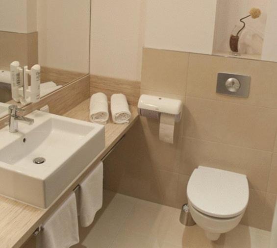 Quarto Estandar, Vis A Vis