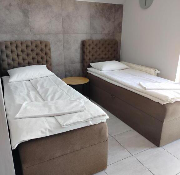 Номер Стандарт Трехместный, Minihostel żary