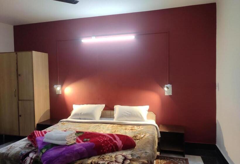 디럭스 룸, Shree Guest House