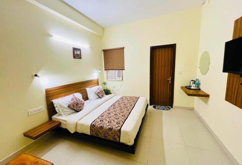Quarto Deluxe, Ganga Ashoka Hotel Rishikesh