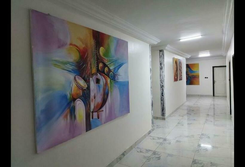 اتاق استاندارد سه نفره, Room In Guest Room   Deluxe Twin Beds That Sleeps 3 In Royal Blue Guest House And Bar