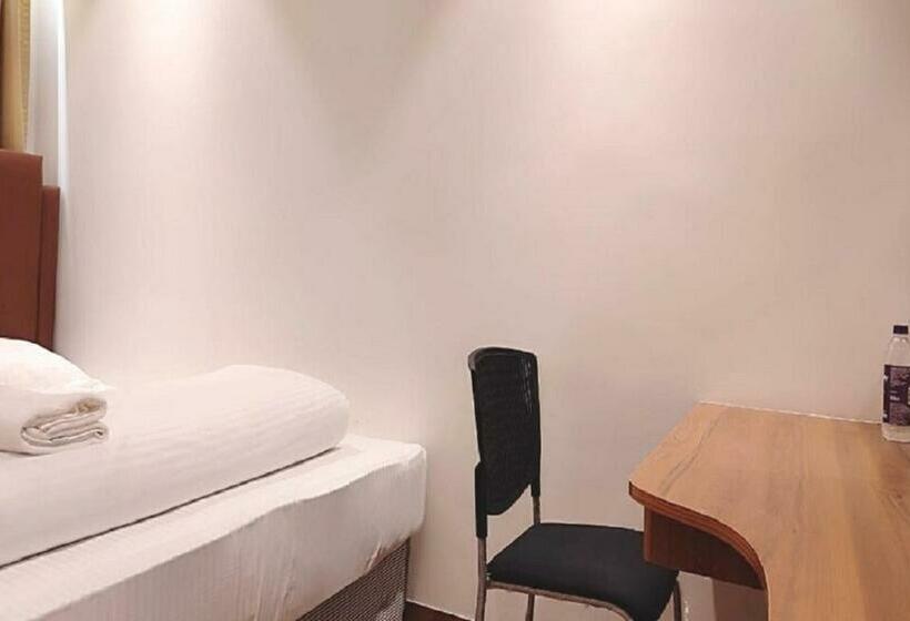 Номер Economy, Staymaker Hotel Mohan Palace