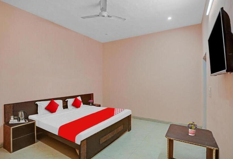 三人经典房间, Flagship Hotel Status