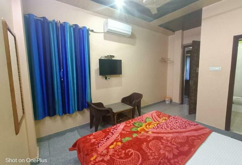 Номер Стандарт, Rudraksha Hotel & Restaurant By Wb Inn