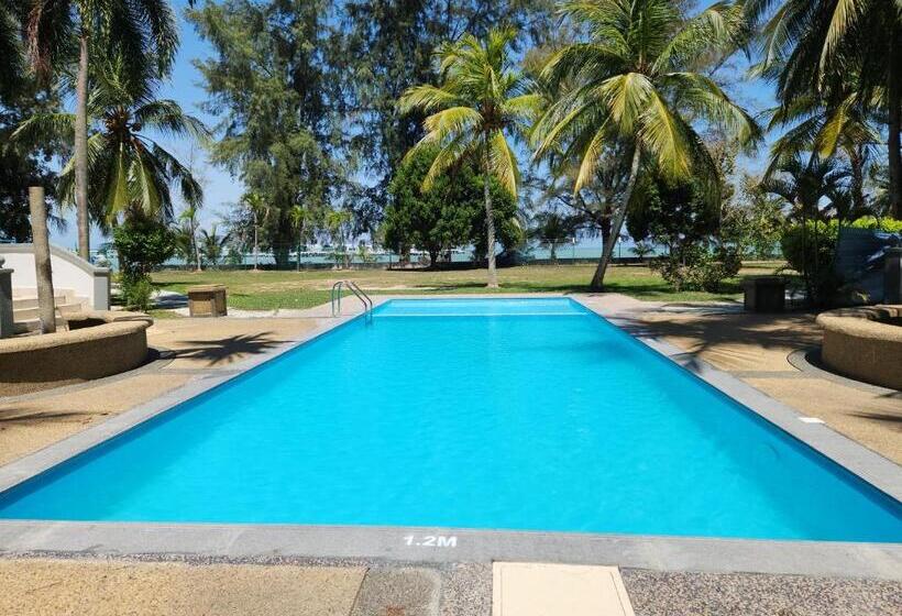 2 Bedroom Apartment with Views, Long Sands Port Dickson