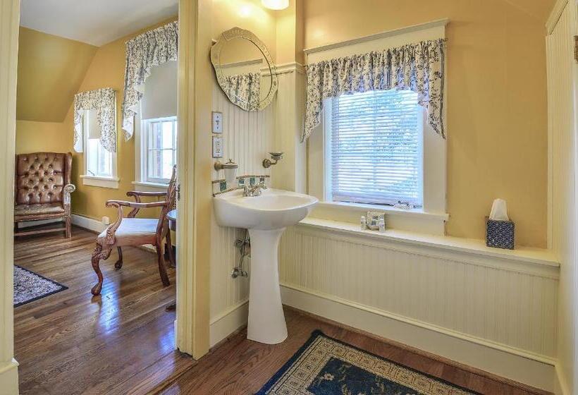 Стандартный Номер Кровать Кинг, Cedars Of Williamsburg Bed & Breakfast