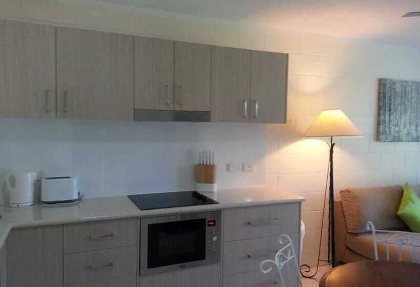 Апартаменты Премиум 1 Спальня, Clifton Sands Holiday Apartments