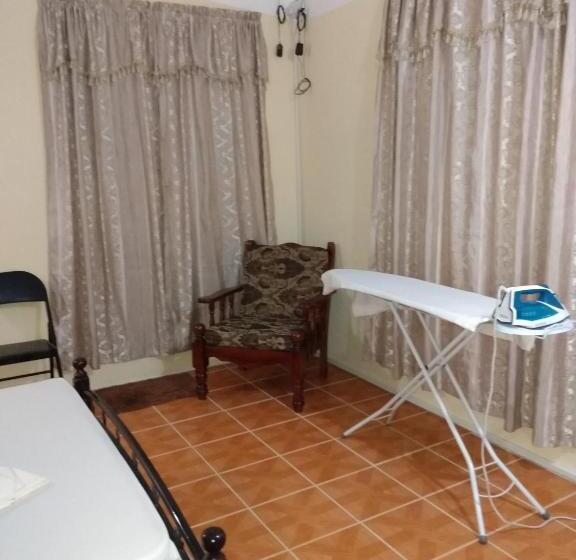 اتاق استاندارد, G S Nest Bed And Breakfast