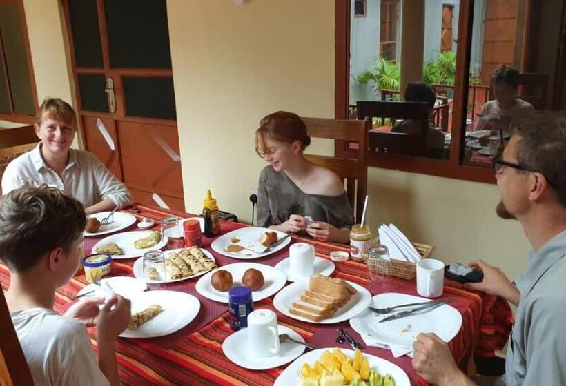 اتاق خانوادگی, Kisanga Homestay