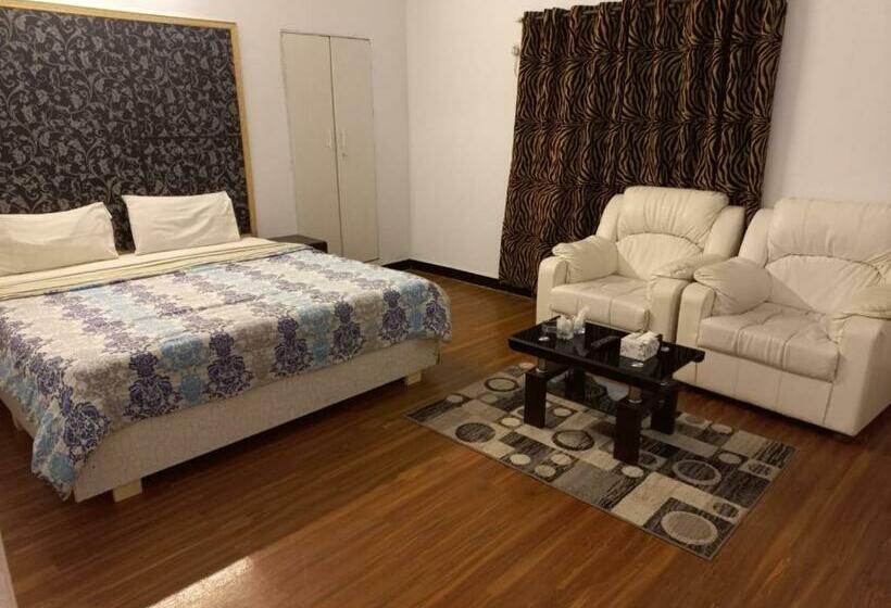 اتاق لوکس, Karachi Guest House & Couple