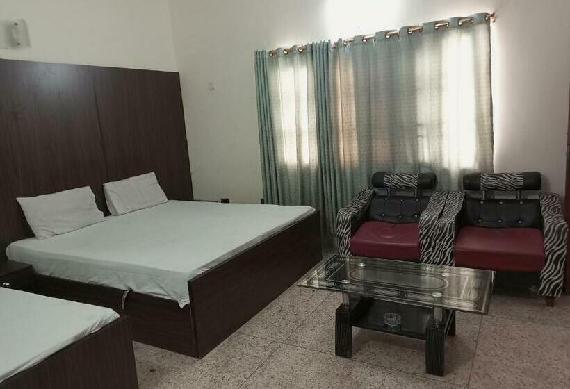 اتاق لوکس, Karachi Guest House & Couple