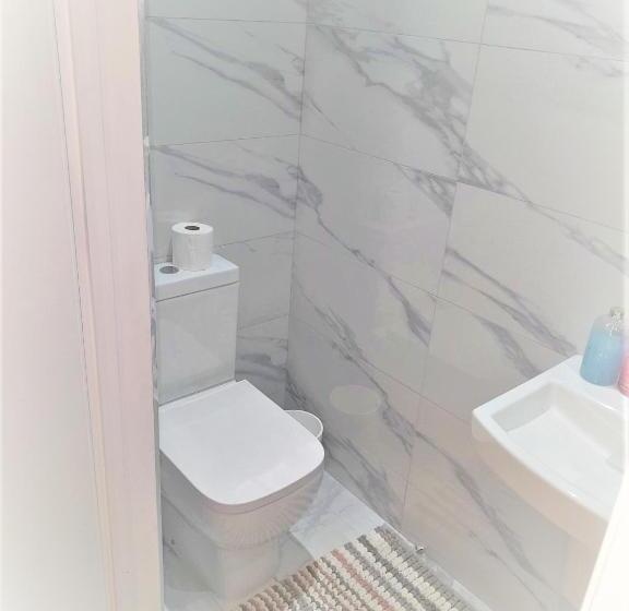 Студия Стандарт, Private Apartment  Centre Of West London  Next To Tube Station & Bus Link