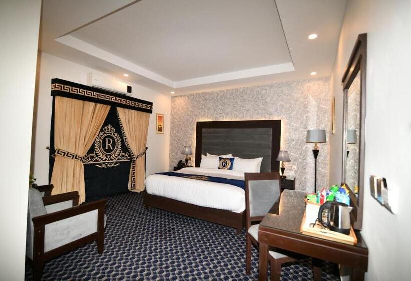 اتاق لوکس با تخت بزرگ, Royal Regency