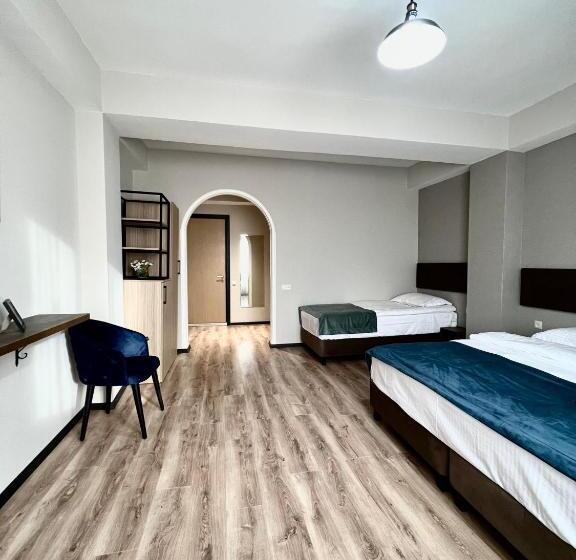 Quarto Triplo Superior, Gabata Inn