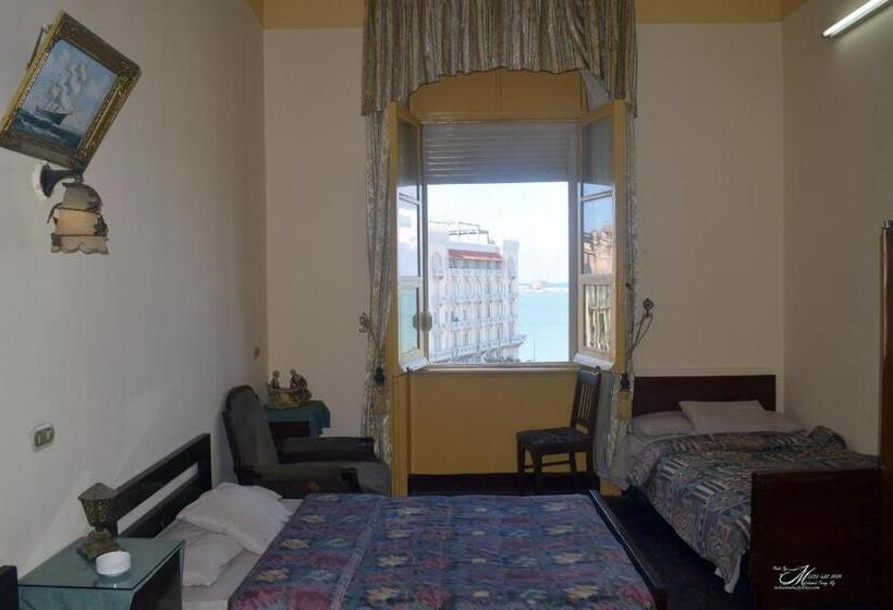 اتاق استاندارد با چشم‌انداز دریا, Clement S House Hostel