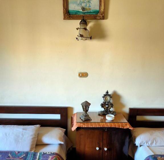 اتاق استاندارد با سرویس بهداشتی مشترک, Clement S House Hostel