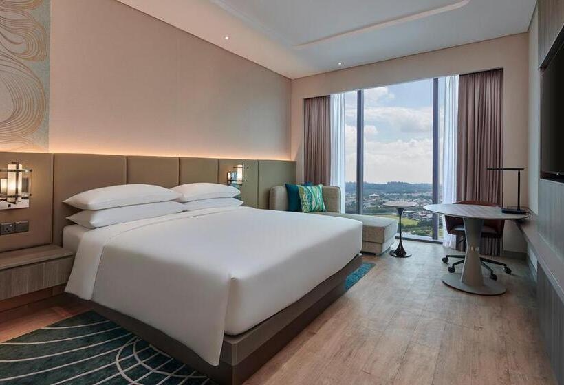 Номер Deluxe Кровать Кинг, Courtyard By Marriott Setia Alam