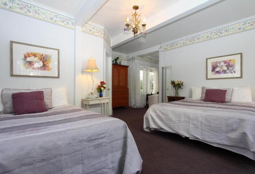 Четырехместный Номер Стандарт Вид на Сад, Seagull Inn Bed & Breakfast