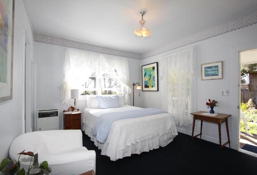 Номер Стандарт Вид на Море с Балконом, Seagull Inn Bed & Breakfast