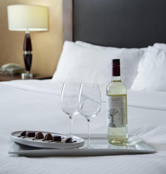 Студия Стандарт, Pomeroy Hotel Fort St. John