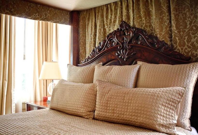 带大床的套房, Stonehurst Place Bed & Breakfast