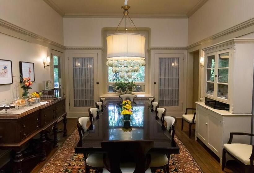 带大床的高级房间, Stonehurst Place Bed & Breakfast